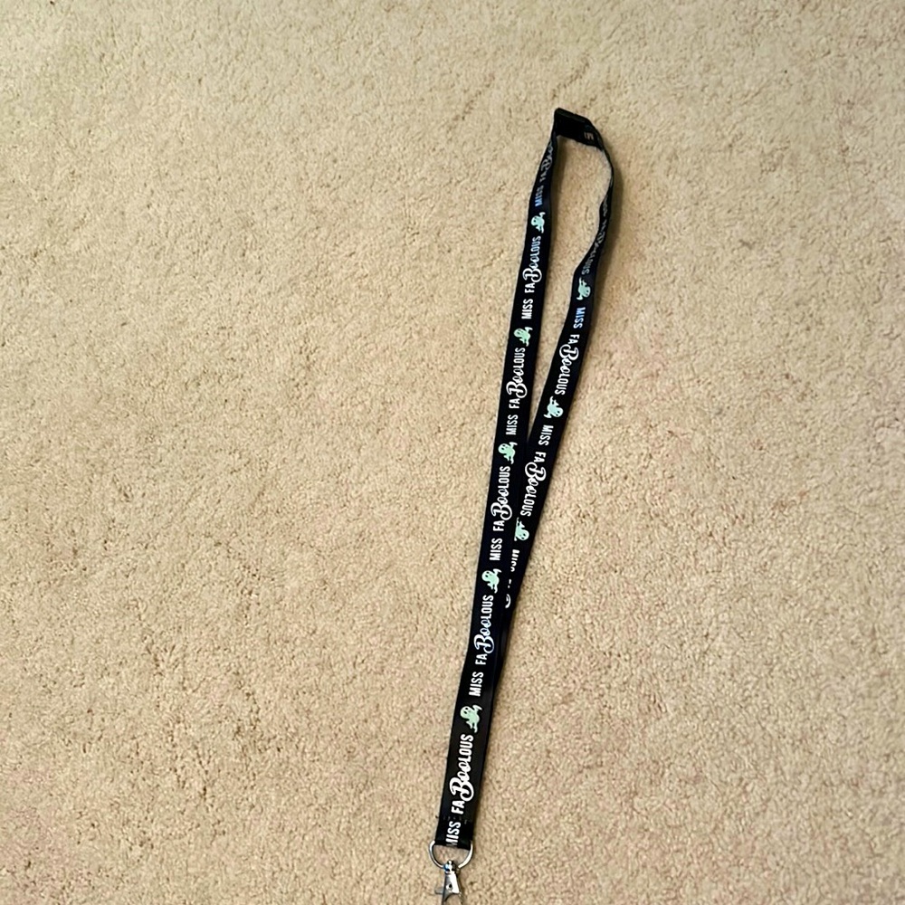 breakaway lanyard - like new